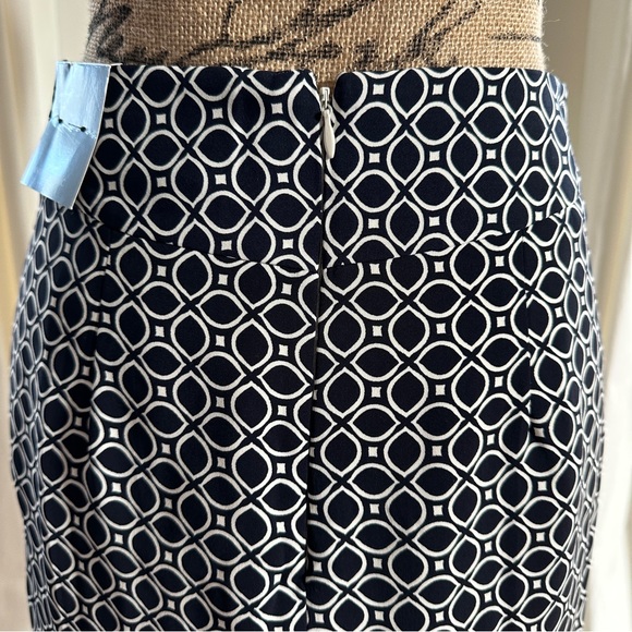 BR Tulip shape wrap style skirt - Picture 6 of 7